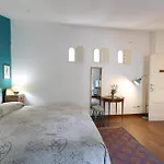 Rossi Residenze D'epoca Bed and Breakfast Λούκα